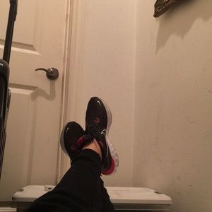 Meet your Posher, Constantino